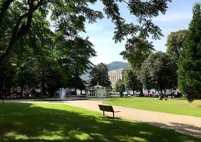 Au Centre De * バニエール・ド・ビゴール