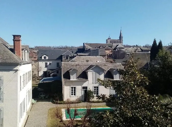 Au Centre De Bagnères-de-Bigorre